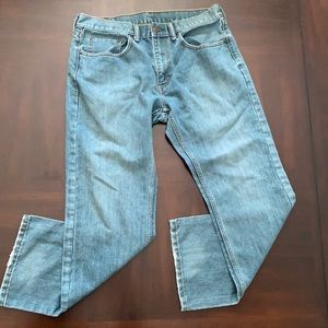 Levi Men’s 559 Jeans